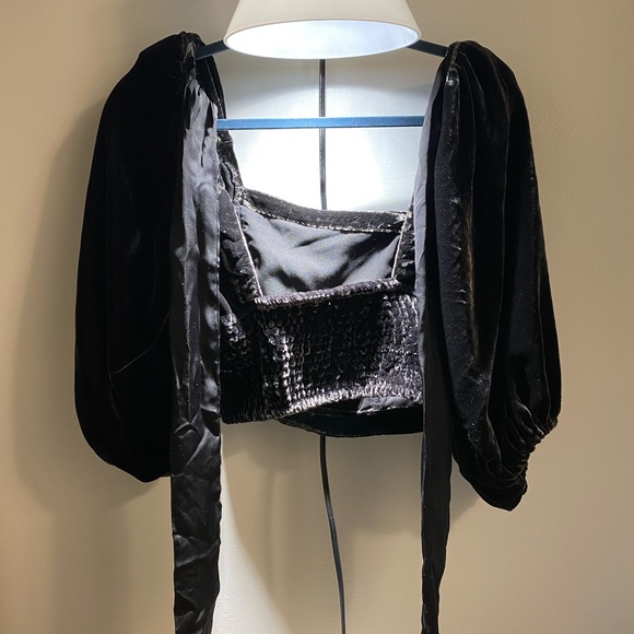 Velvet crop top - Picture 2 of 2